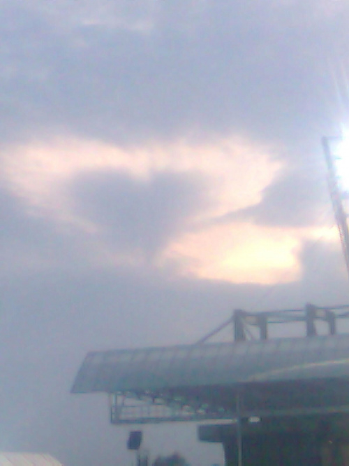 Serce z chmur nad stadionem Wisły
2013.08.25