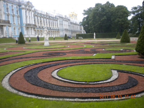 park przed pałacem