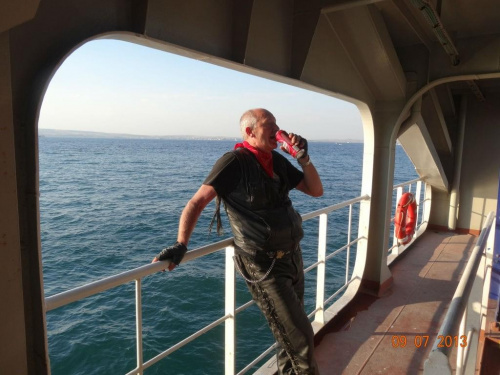 Piwo Marmara na promie po morzu Marmara