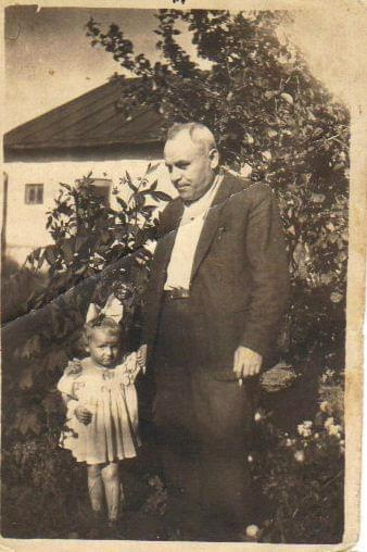 Jasia z tatą w 1947 r