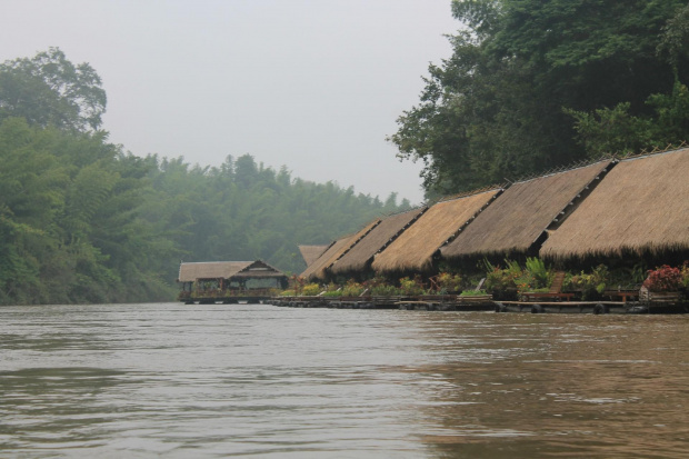 Zakole rzeki Kwai , siedliska na wodzie #Tajlandia