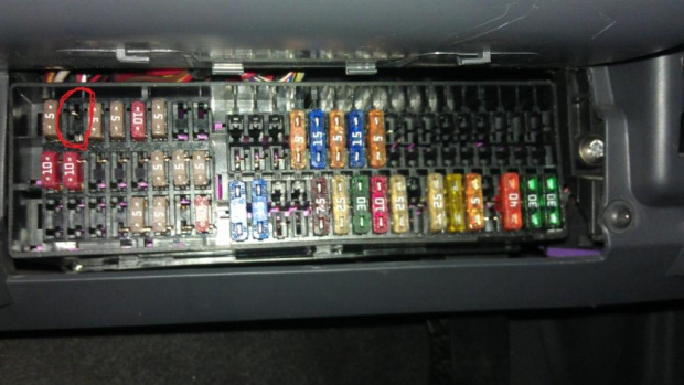 skrzynka bezpieczniki