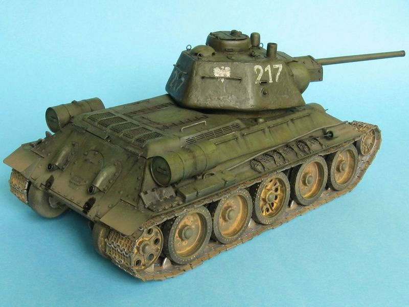 Kospet tank m1. Модель танка т-34. Т-34 76 Железный танк. Model t-34/76. Серьга танков т-34-76.